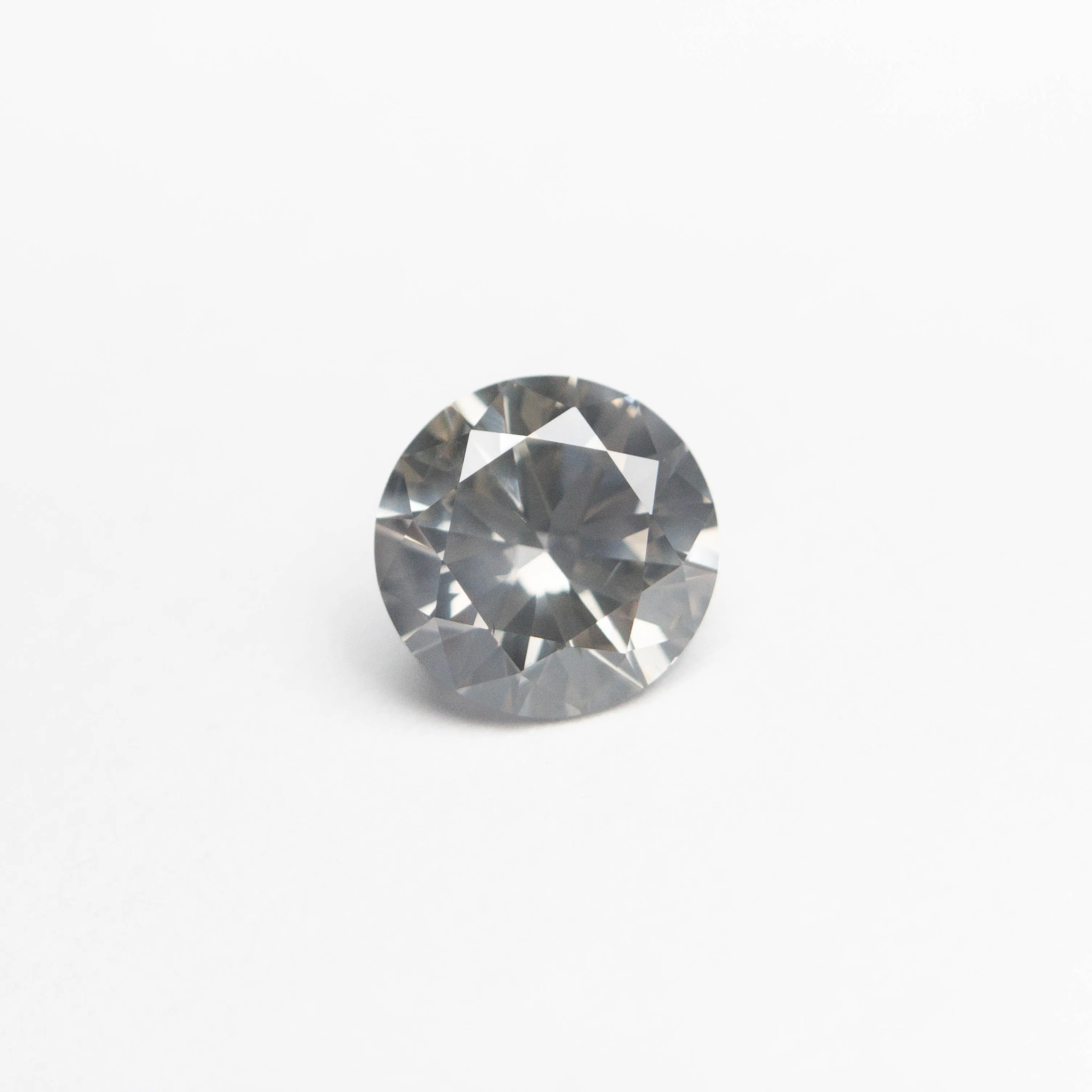 0.52ct 5.21x5.23x3.06mm Fancy Grey Round Brilliant 18968-16