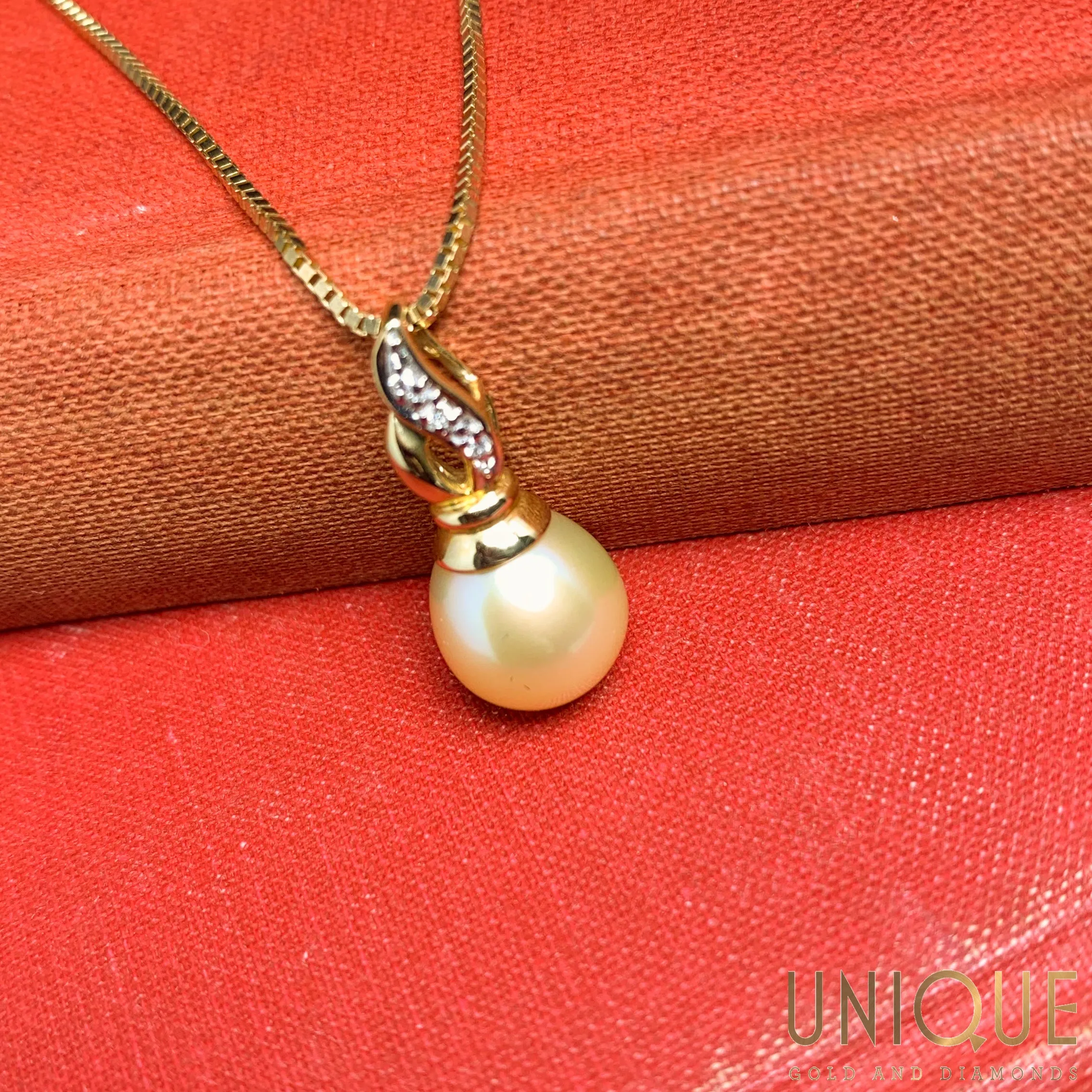 14k Pearl with Diamonds