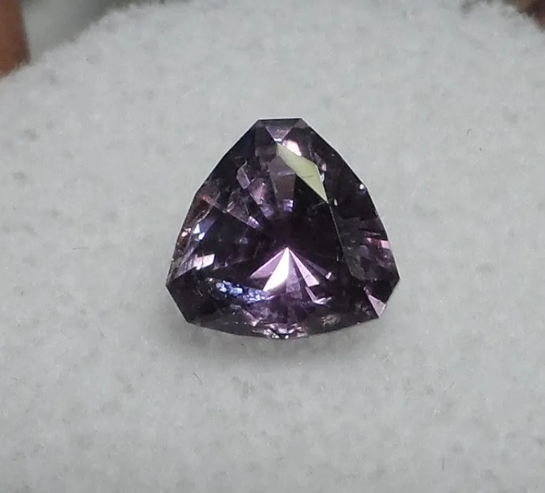 1.54CT. LAVENDER SAPPHIRE. COLOR CHANGE TO PURPLE