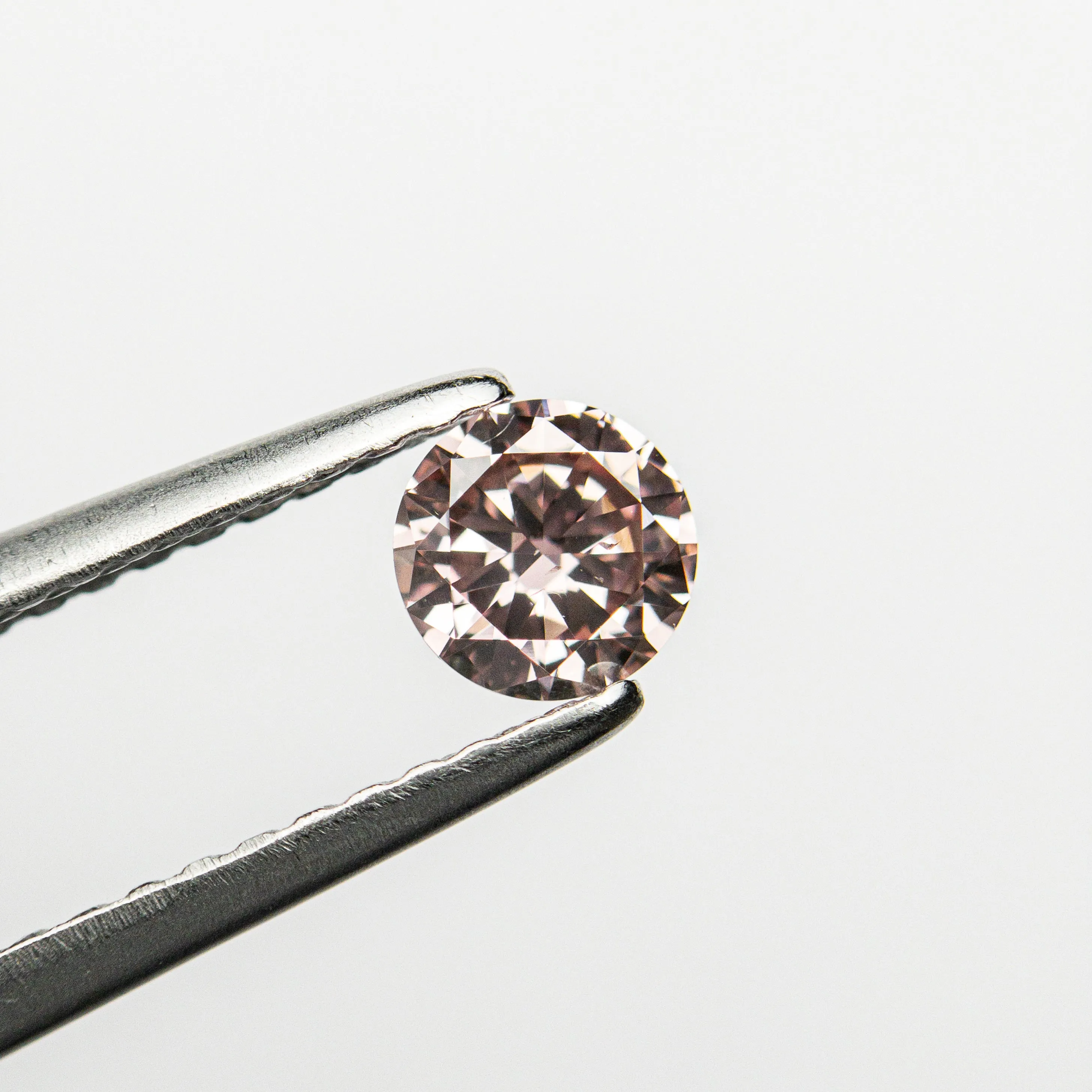 Fancy Intense Pink Brilliant Diamond - 0.30ct Round