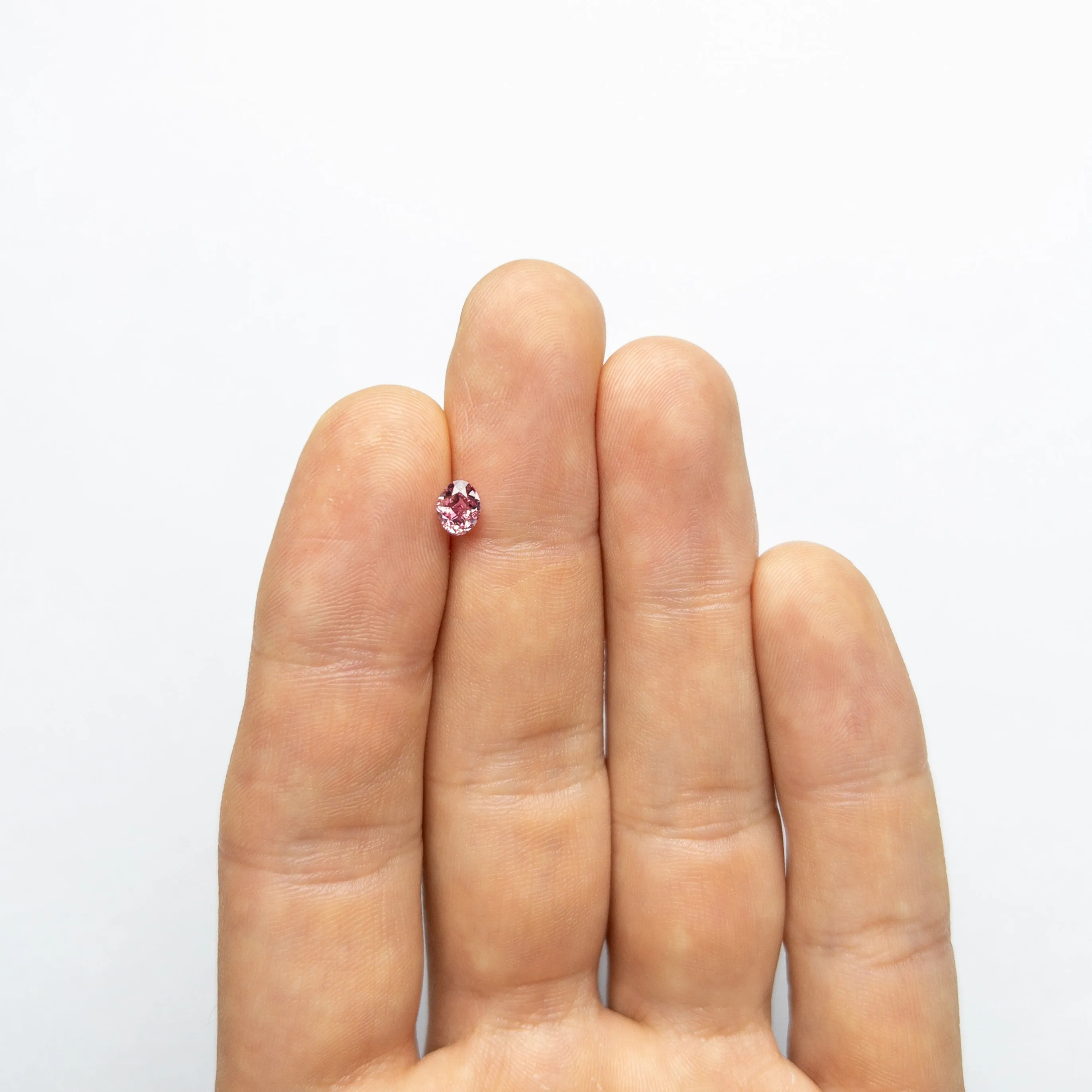 Fancy Pink Brilliant Diamond - 0.61ct Oval