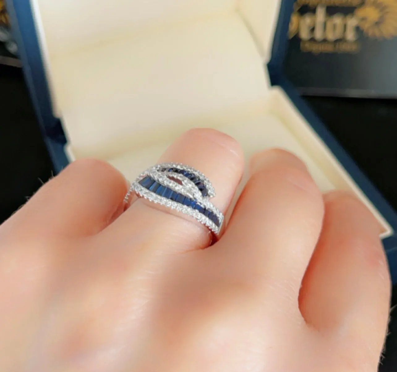 Sapphires and diamonds ring